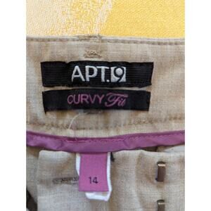 Apt.9 Curvy Fit Cropped Capri Pants Women Sz 14 Beige Lightweight Straight Leg